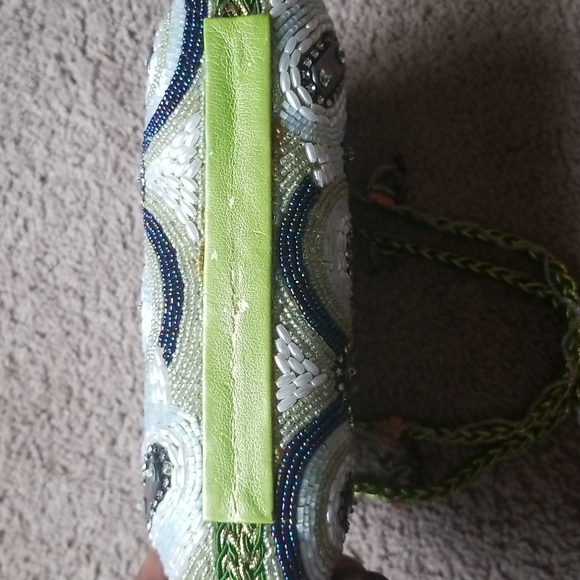 Handmade beaded jeweled bag. Zipper divided pocket. Green lining. Snap closure - Picture 4 of 5